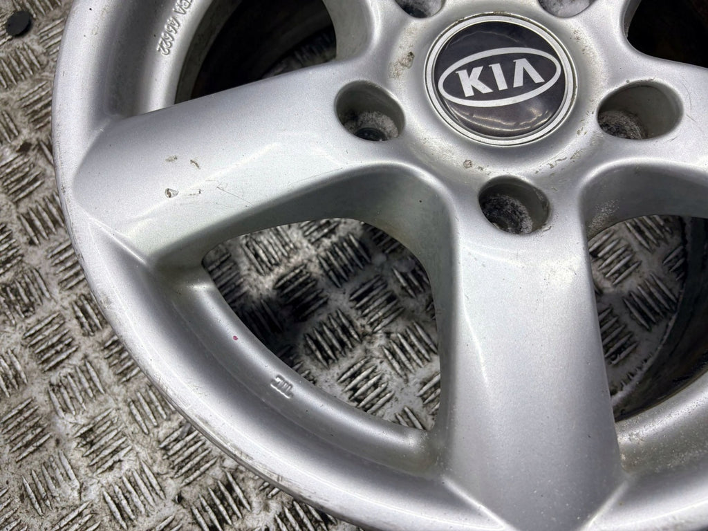 1x Alufelge 16 Zoll 5x139.7 KBA46622 Kia Sorento I Rim Wheel FEL8503398447ze