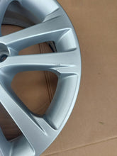 Load image into Gallery viewer, 1x Alufelge 16 Zoll 6.5&quot; 5x114.3 50ET 52910-A2270 Kia Rim Wheel