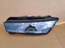 Load image into Gallery viewer, Frontscheinwerfer Skoda Octavia IV 5E4941015A LED Ein Stück (Rechts oder Links) SCH6068352599xp