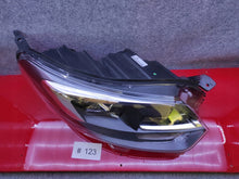 Laden Sie das Bild in den Galerie-Viewer, Frontscheinwerfer Opel Zafira 9832836480-00 Ein Stück (Rechts oder Links)