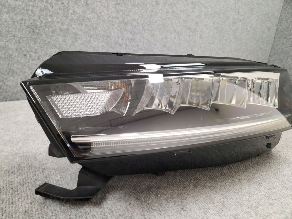 Frontscheinwerfer Skoda Octavia IV 5E4941015-SCZ LED Links Headlight SCH5937120004hk