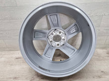 Load image into Gallery viewer, 1x Alufelge 17 Zoll 6.5" 5x100 39ET Glanz Silber 2GM601025A VW T-Cross Rim Wheel FEL1770833189li