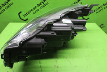 Load image into Gallery viewer, Frontscheinwerfer Toyota Yaris Cross LED Rechts Scheinwerfer Headlight SCH2501034264eq