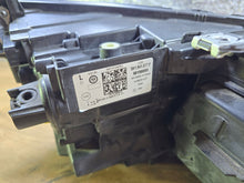 Load image into Gallery viewer, Frontscheinwerfer VW Golf VIII 5H1941077F Ein Stück (Rechts oder Links) SCH8490743124qr