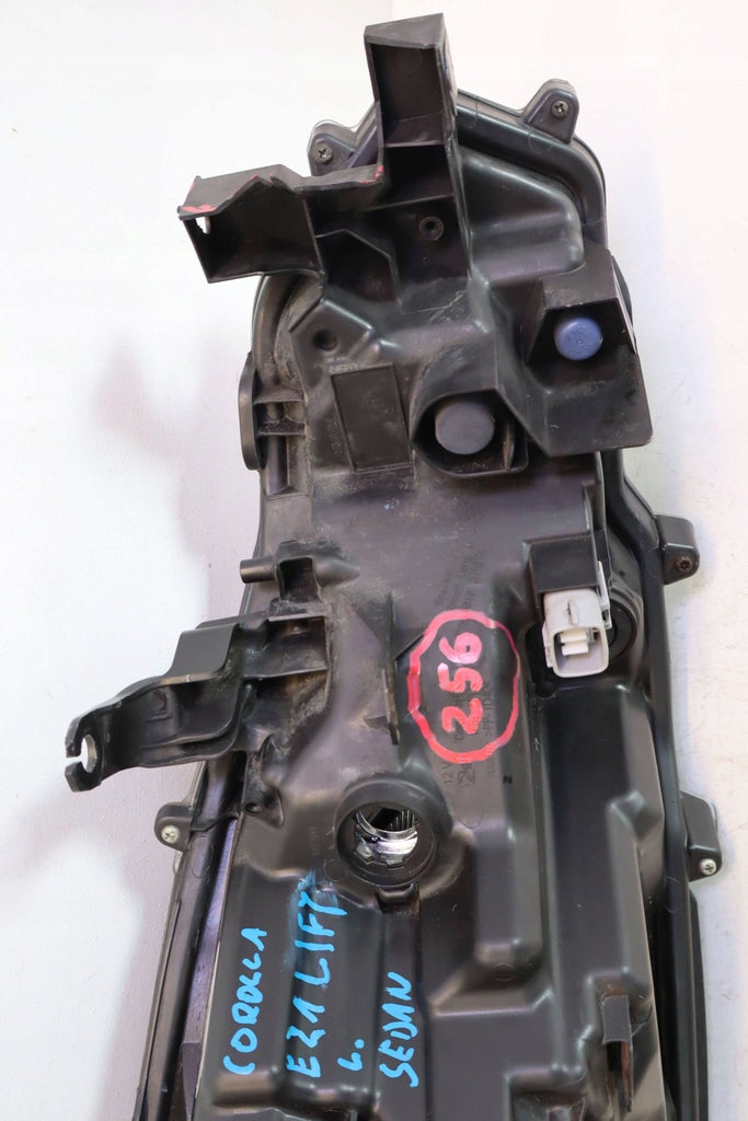Frontscheinwerfer Toyota Corolla 81150-02T31 Links Scheinwerfer Headlight SCH4518110790ae
