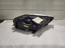 Laden Sie das Bild in den Galerie-Viewer, Frontscheinwerfer Volvo S80 II 30796134 Rechts Scheinwerfer Headlight SCH7542207379rt