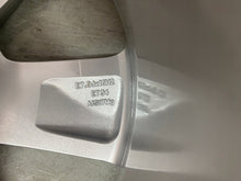 Laden Sie das Bild in den Galerie-Viewer, 1x Alufelge 16 Zoll 7.0&quot; 5x100 34ET 8XA601025E Audi A1 Rim Wheel