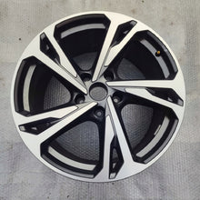 Laden Sie das Bild in den Galerie-Viewer, 1x Alufelge 20 Zoll 10.0" 5x130 39ET Glanz 85H601025CC Audi Rim Wheel FEL2876740901tw