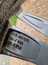 Laden Sie das Bild in den Galerie-Viewer, 1x Alufelge 17 Zoll 6.5&quot; 5x112 3V0601025 Skoda Superb Iii Rim Wheel