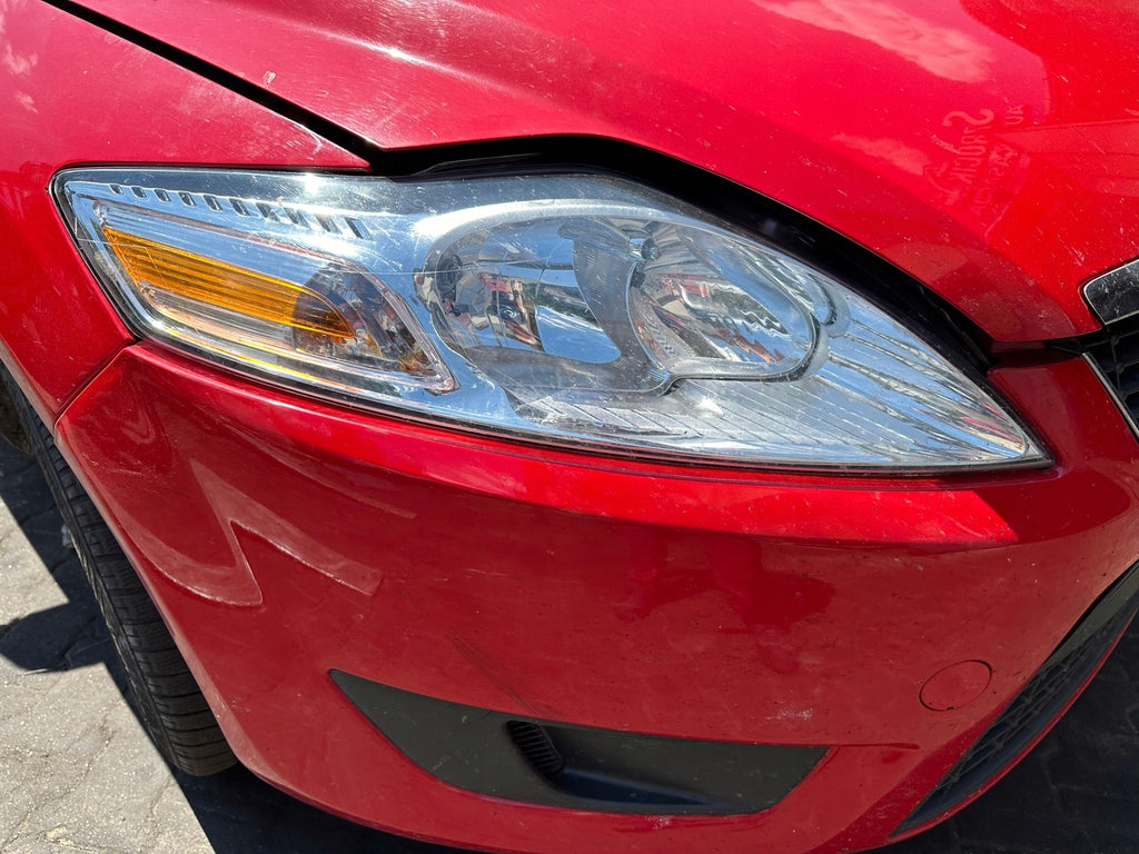 Frontscheinwerfer Ford Mondeo Ein Stück (Rechts oder Links) Headlight