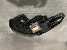 Laden Sie das Bild in den Galerie-Viewer, Frontscheinwerfer Hyundai Ix35 92102-S2 Xenon Rechts Scheinwerfer Headlight SCH4420962399nd