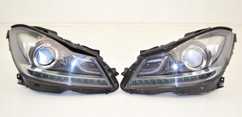 Frontscheinwerfer Mercedes-Benz W204 A2048204439 Xenon Rechts Headlight