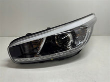 Laden Sie das Bild in den Galerie-Viewer, Frontscheinwerfer Kia Ceed 92102-A2060 LED Ein Stück (Rechts oder Links)