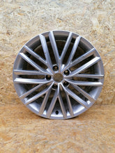 Laden Sie das Bild in den Galerie-Viewer, 1x Alufelge 18 Zoll 7.0" 5x112 45ET 575601025D Seat Ateca Rim Wheel FEL4247931887mm