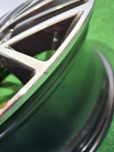 Laden Sie das Bild in den Galerie-Viewer, 1x Alufelge 18 Zoll 7.0" 5x114.3 51ET Glanz Schwarz 52910-D7320 Hyundai I Mg FEL3389690455te