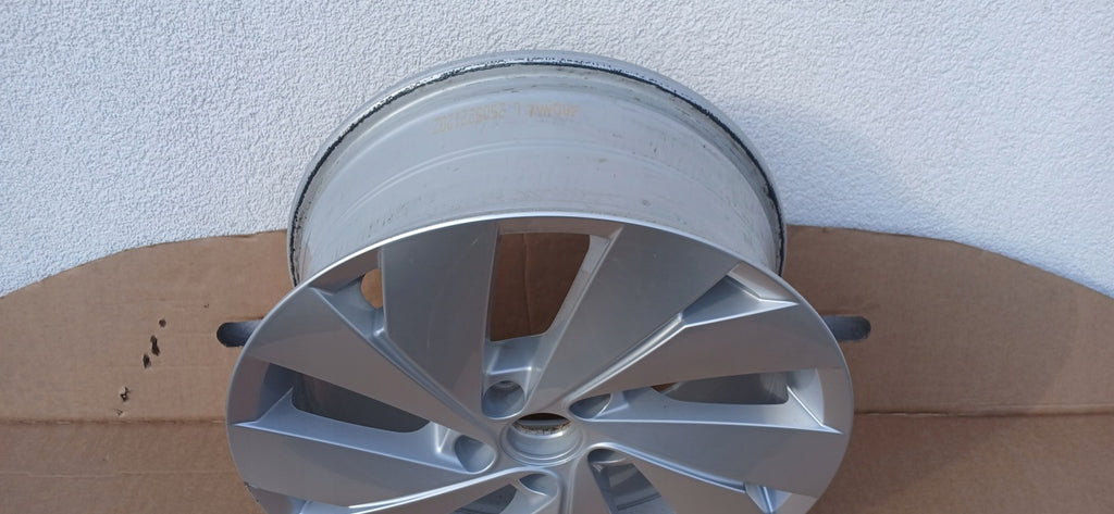 1x Alufelge 17 Zoll 7.5" 5x112 51ET 5H0601025BE VW Golf VIII I Rim Wheel FEL5908555227vl