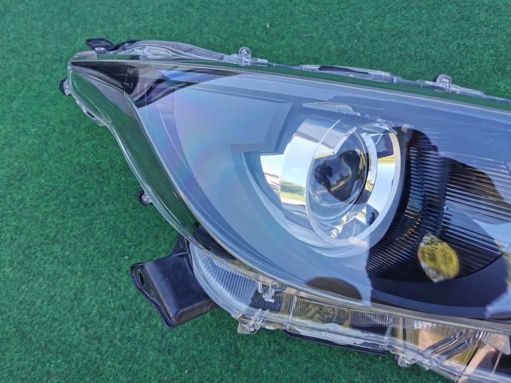 Frontscheinwerfer Toyota Yaris Rechts Scheinwerfer Headlight SCH1460371990ot