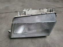 Laden Sie das Bild in den Galerie-Viewer, Frontscheinwerfer Mercedes-Benz Vario Ein Stück (Rechts oder Links) Headlight