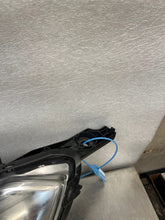 Laden Sie das Bild in den Galerie-Viewer, Frontscheinwerfer Peugeot 2008 I 9815405780 Links Scheinwerfer Headlight SCH5486374098zt