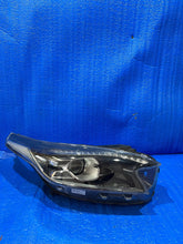 Laden Sie das Bild in den Galerie-Viewer, Frontscheinwerfer Kia Xceed J792111040 92102J7300 LED Rechts Headlight