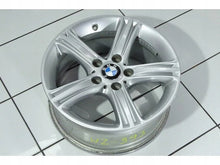Laden Sie das Bild in den Galerie-Viewer, 1x Alufelge 17 Zoll 7.5" 5x120 37ET Silber 6796242 BMW F32 Rim Wheel FEL4426607786nn