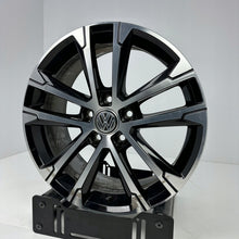 Laden Sie das Bild in den Galerie-Viewer, 1x Alufelge 17 Zoll 7.0" 5x112 49ET Glanz Schwarz 5G0601025 VW Golf I Rim Wheel FEL4338201174lp