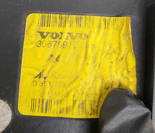 Load image into Gallery viewer, Frontscheinwerfer Volvo V50 30678912 Links Scheinwerfer Headlight SCH5445709774mf