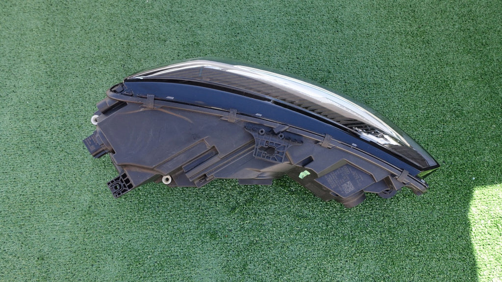 Frontscheinwerfer Audi A4 B9 8W0941011 LED Ein Stück (Rechts oder Links)