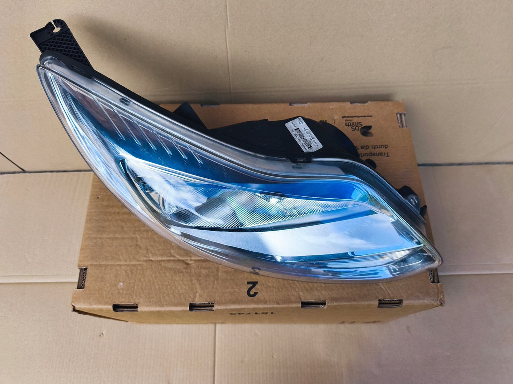 Frontscheinwerfer Ford Focus III BM51-13W029-AK Rechts Scheinwerfer Headlight SCH5230495188ka