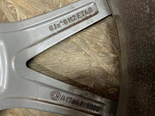 Load image into Gallery viewer, 1x Alufelge 18 Zoll 8.0" 5x112 48ET A1764010800 Mercedes-Benz W176 Rim Wheel FEL1135367076fz