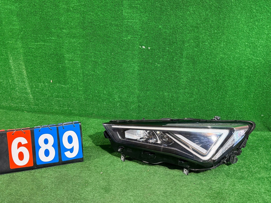 Frontscheinwerfer Seat Tarraco 5FJ941007J 90143460 LED Rechts oder Links