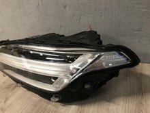 Laden Sie das Bild in den Galerie-Viewer, Frontscheinwerfer Volvo Xc90 II 31656987 Links Scheinwerfer Headlight