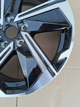 Laden Sie das Bild in den Galerie-Viewer, 1x Alufelge 18 Zoll 7.0&quot; 5x114.3 38ET 4250G472 Mitsubishi Eclipse Cross