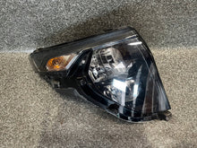 Laden Sie das Bild in den Galerie-Viewer, Frontscheinwerfer Ford Courier R2X613W029CE Rechts Scheinwerfer Headlight SCH5709097191fn