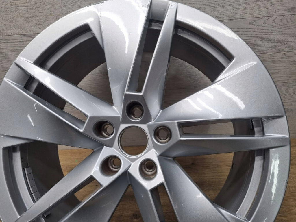 1x Alufelge 19 Zoll 8.0" 5x112 45ET Glanz Silber 5LA601025B Skoda Enyaq Iv FEL5807616601jt