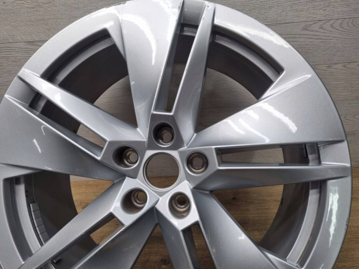 1x Alufelge 19 Zoll 8.0" 5x112 45ET Glanz Silber 5LA601025B Skoda Enyaq Iv FEL5807616601jt
