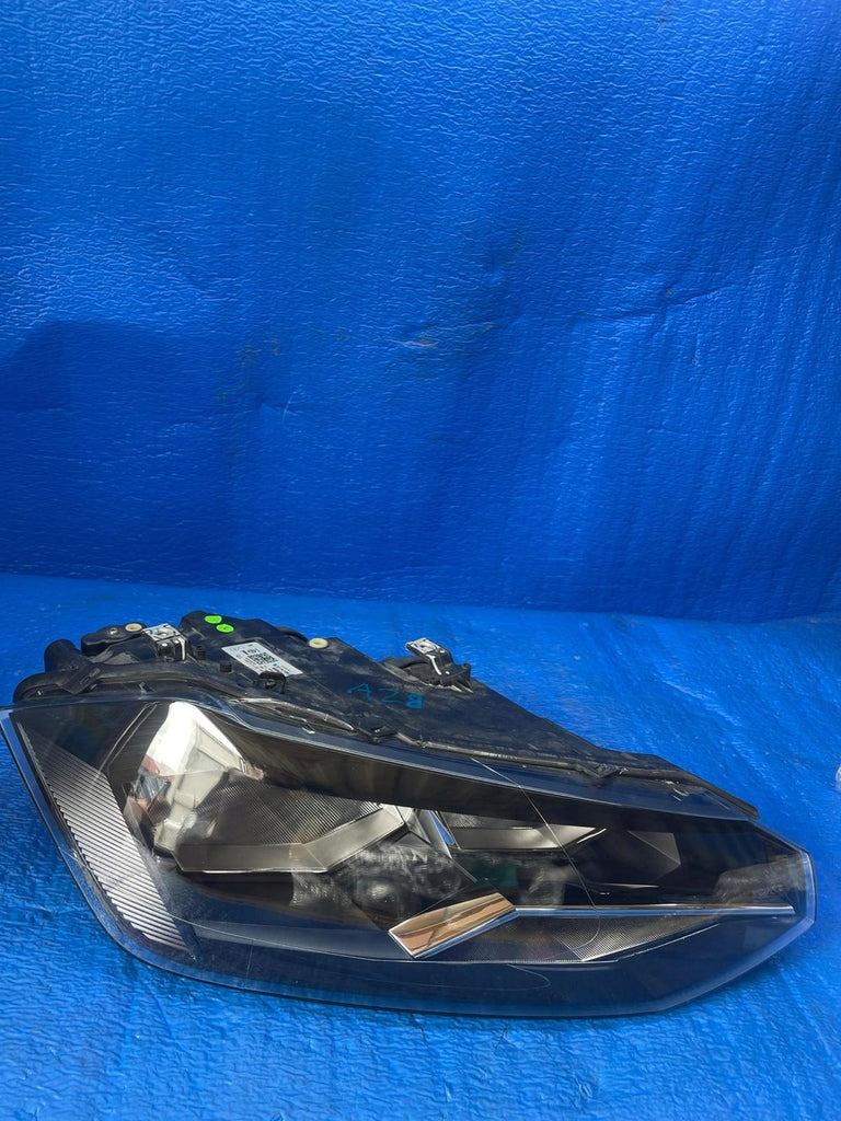 Frontscheinwerfer VW Polo 2G1941006 Rechts Scheinwerfer Headlight