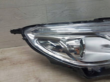 Laden Sie das Bild in den Galerie-Viewer, Frontscheinwerfer Peugeot 2008 I 9677810280 90015176 Rechts Headlight