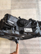 Laden Sie das Bild in den Galerie-Viewer, Frontscheinwerfer Seat Ibiza V 6F1941015B LED Links Scheinwerfer Headlight