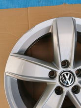 Load image into Gallery viewer, 1x Alufelge 17 Zoll 6.5&quot; 5x112 38ET Glanz 5NA071497 VW Tiguan Rim Wheel