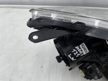 Laden Sie das Bild in den Galerie-Viewer, Frontscheinwerfer Toyota Avensis 81170-05240 Links Scheinwerfer Headlight SCH6436407794za