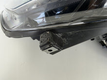 Laden Sie das Bild in den Galerie-Viewer, Frontscheinwerfer Renault Trafic III 260102899R Rechts Scheinwerfer Headlight SCH2757365620ul