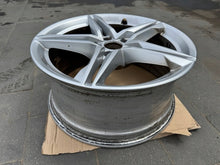 Laden Sie das Bild in den Galerie-Viewer, 1x Alufelge 18 Zoll 8.0" 5x112 40ET 8W0601025EC Audi A4 Rim Wheel FEL3567967657qf