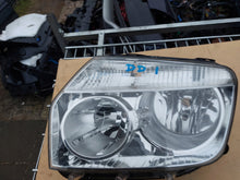 Load image into Gallery viewer, Frontscheinwerfer Dacia Duster 260601153 Links Scheinwerfer Headlight