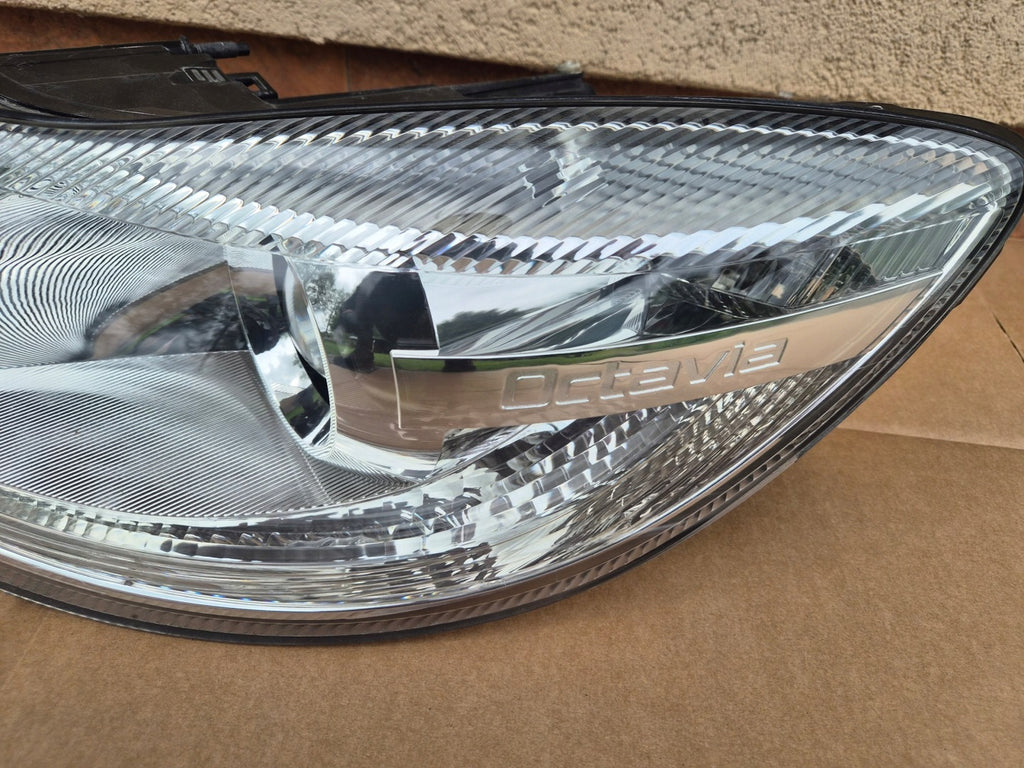 Frontscheinwerfer Skoda Octavia II 1Z1941015F Links Scheinwerfer Headlight SCH3425178362fb
