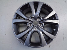 Laden Sie das Bild in den Galerie-Viewer, 1x Alufelge 18 Zoll 7.0&quot; 5x114.3 45ET Matt Silber 9965787080 Mazda Cx-30