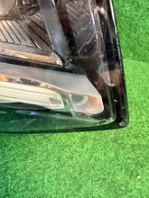Load image into Gallery viewer, Frontscheinwerfer Audi Q2 81A941034 Rechts Scheinwerfer Headlight SCH6937015425xt