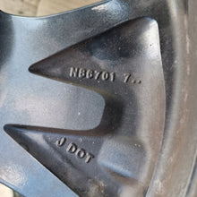 Laden Sie das Bild in den Galerie-Viewer, 1x Alufelge 17 Zoll 6.5" 5x114.3 45ET Glanz Graphit Nissan X-Trail I Pulsar FEL9358677219oo