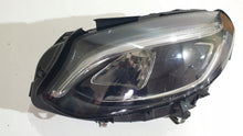 Laden Sie das Bild in den Galerie-Viewer, Frontscheinwerfer Mercedes-Benz W246 A2469066901 LED Rechts oder Links