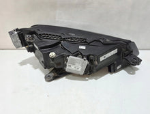 Laden Sie das Bild in den Galerie-Viewer, Frontscheinwerfer Skoda Superb III 3V1941015D LED Ein Stück (Rechts oder Links)